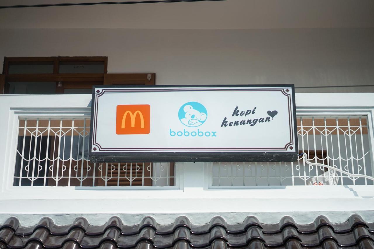 Hotel Bobobox Malioboro Yogyakarta Esterno foto